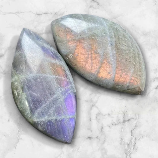 Labradorite Cabochon (3.5 CM)